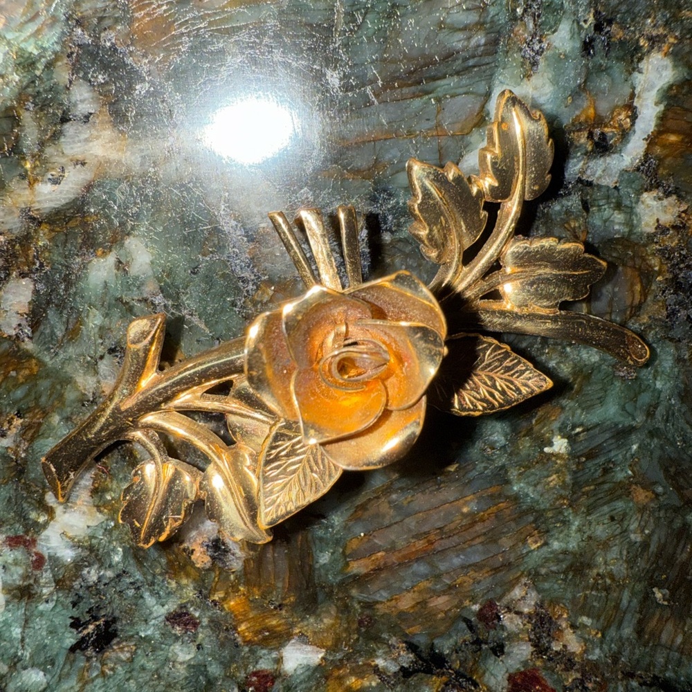 VTG Coro Pegasus Brooch Rose Flower Bronze Tone Estate Costume Pin‎ - Picture 2 of 6